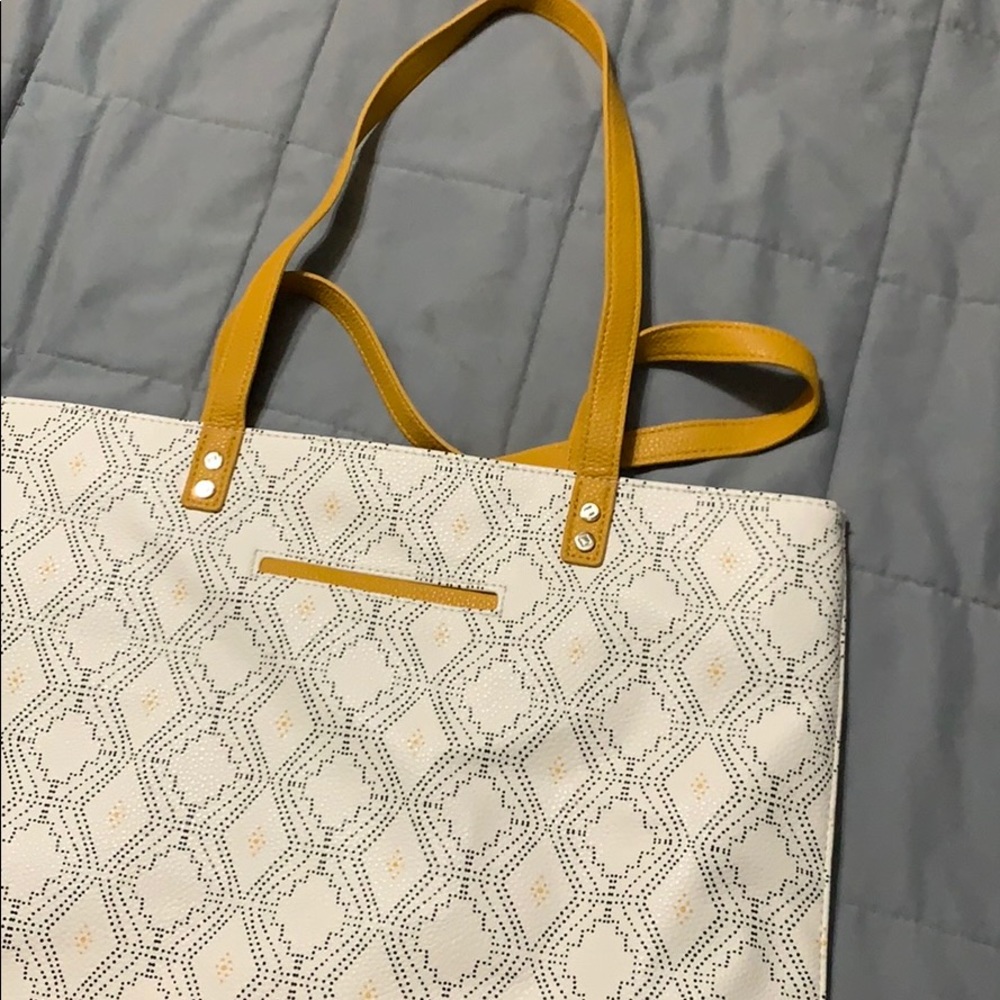 Thirty One Around Town Tote NWT
